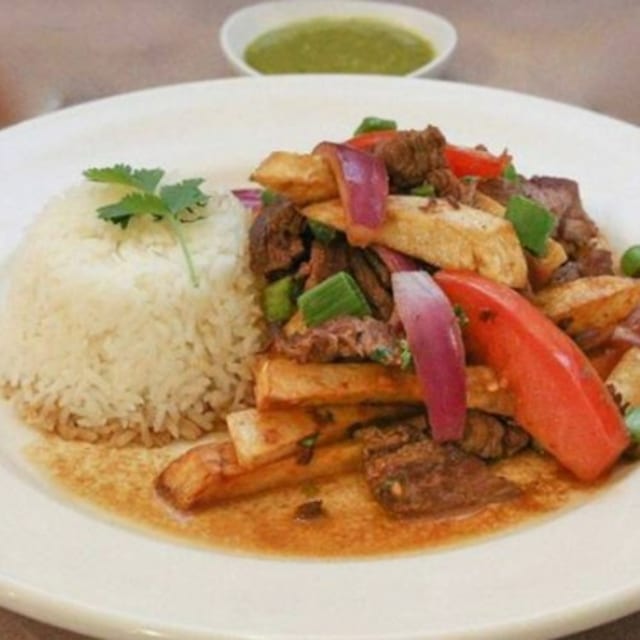 Lomo Saltado.